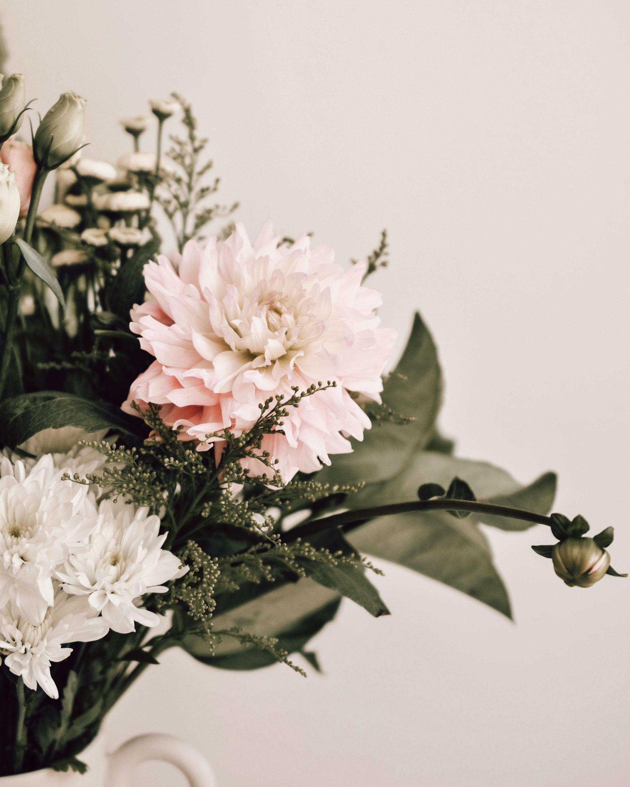 Bouquet en fleurs mélangées de saisons